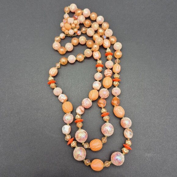 Vintage Pastel Pink & Peach Textured Art Bead Necklace Hidden Box Clasp Japan - Picture 4 of 7